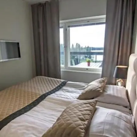 Holiday Suites Lakeside 3 *