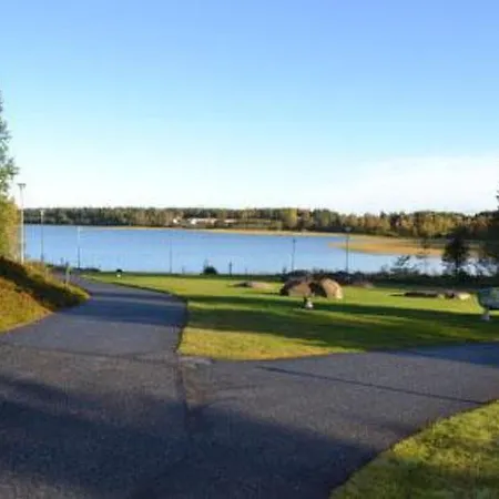 Holiday Suites Lakeside 3